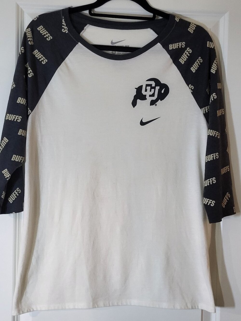 Nike Colorado Buffalos Shirt Womens XL Cream Black Raglan 3/4 Sleeve Tee NCAA